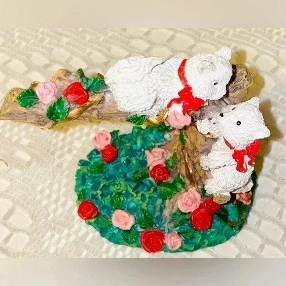 🌸 Vintage ceramic figurine of 2 playful kittens  on a tree 🌸 Hand painted 🌸 - Picture 6 of 7